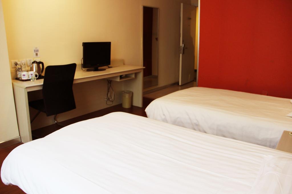 Hanting Hotel Ji'Nan Jiefang Road 2Nd Jinan Habitación foto